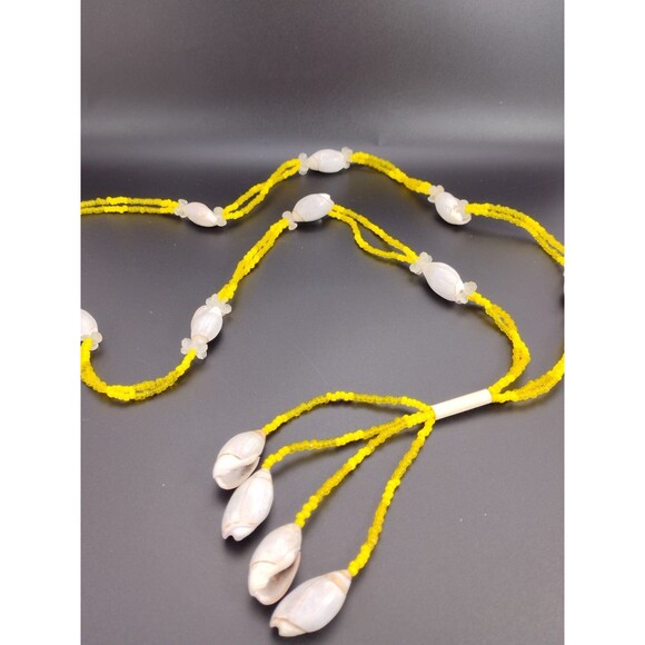 Vintage 23" Beaded Cowrie Shell Necklace Y Drop Long Tassel Yellow White Plastic - Picture 4 of 6